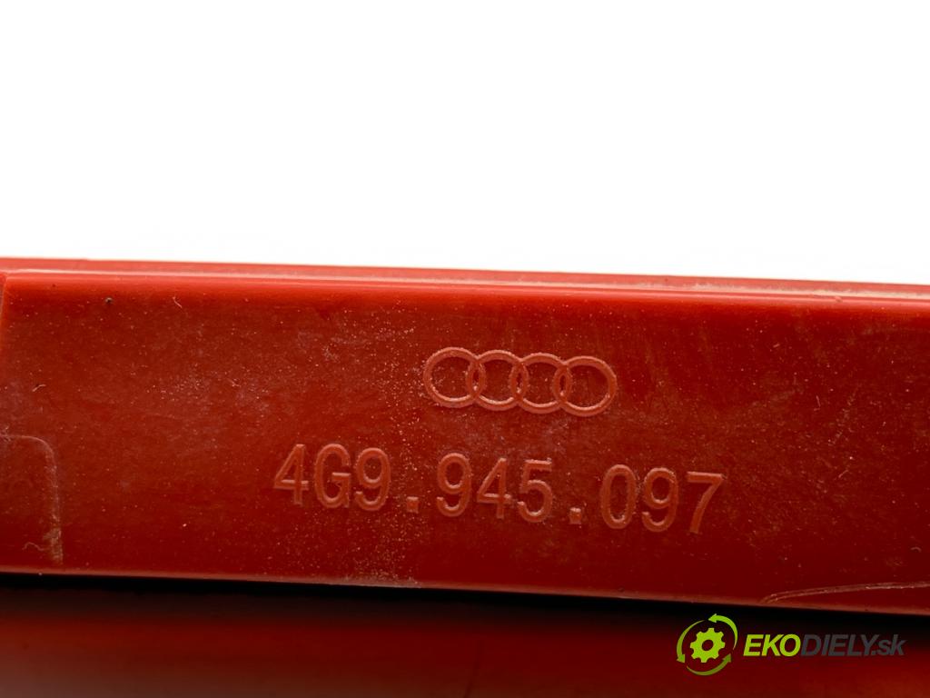 AUDI A6 C7 Kombi 2013 130 kW 2.0 TDI 1968 světlo brzdových světel 4G9945097