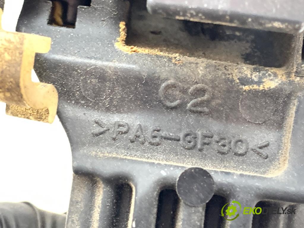 SUZUKI GRAND VITARA II samochód terenowy zamknięty 2008 95 kW 1.9 DDiS Napęd na wszystkie koła (JT419, TD44, JB419WD,... 1870 Kľučka dverí zad