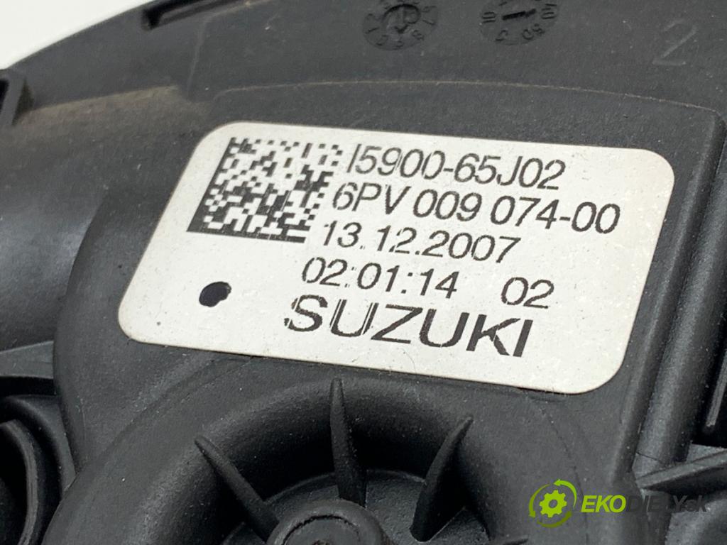 SUZUKI GRAND VITARA II samochód terenowy zamknięty 2008 95 kW 1.9 DDiS Napęd na wszystkie koła (JT419, TD44, JB419WD,... 1870 potenciometr plynového pedálu 15900-65J02 (Potenciometr plynového pedálu)