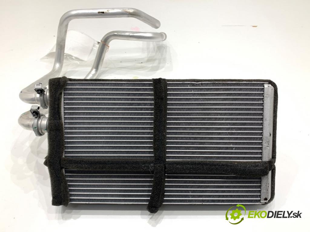 AUDI Q5 FY SUV 2021 195 kW 45 TFSI Mild Hybrid quattro 1984 topné těleso radiátor topení DE646001 (Radiátor topení)