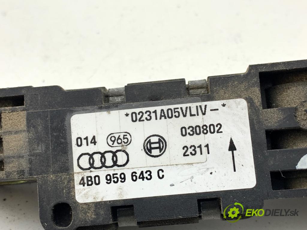 AUDI A8 D3 sedan 2002 246 kW 4.2 quattro 4172 Snímač nárazu 4B0959643C (Snímač nárazu)