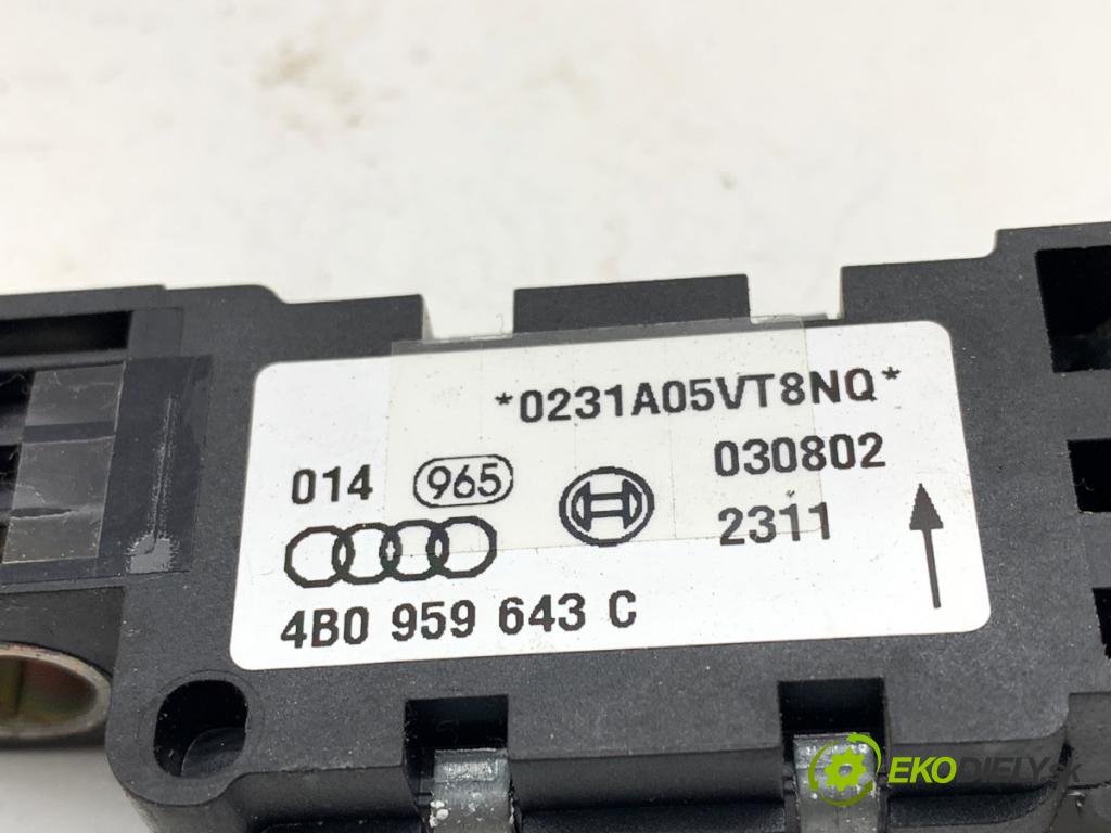AUDI A8 D3 sedan 2002 246 kW 4.2 quattro 4172 Snímač nárazu 4B0959643C (Snímač nárazu)