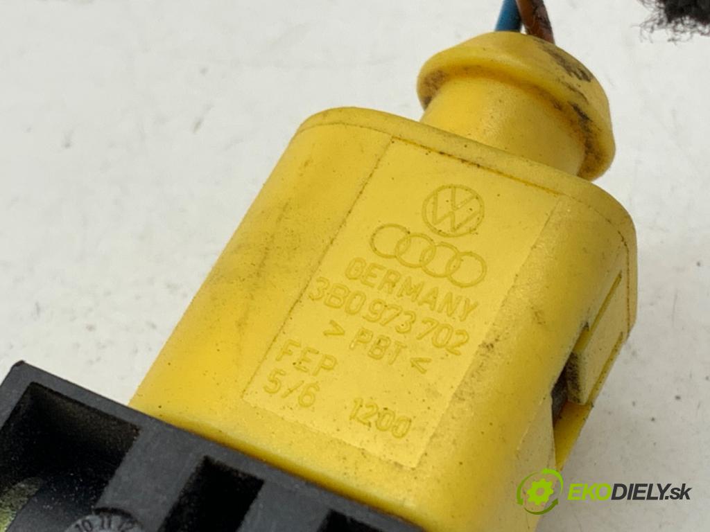 AUDI A8 D3 sedan 2002 246 kW 4.2 quattro 4172 Snímač nárazu 4B0959643C (Snímač nárazu)