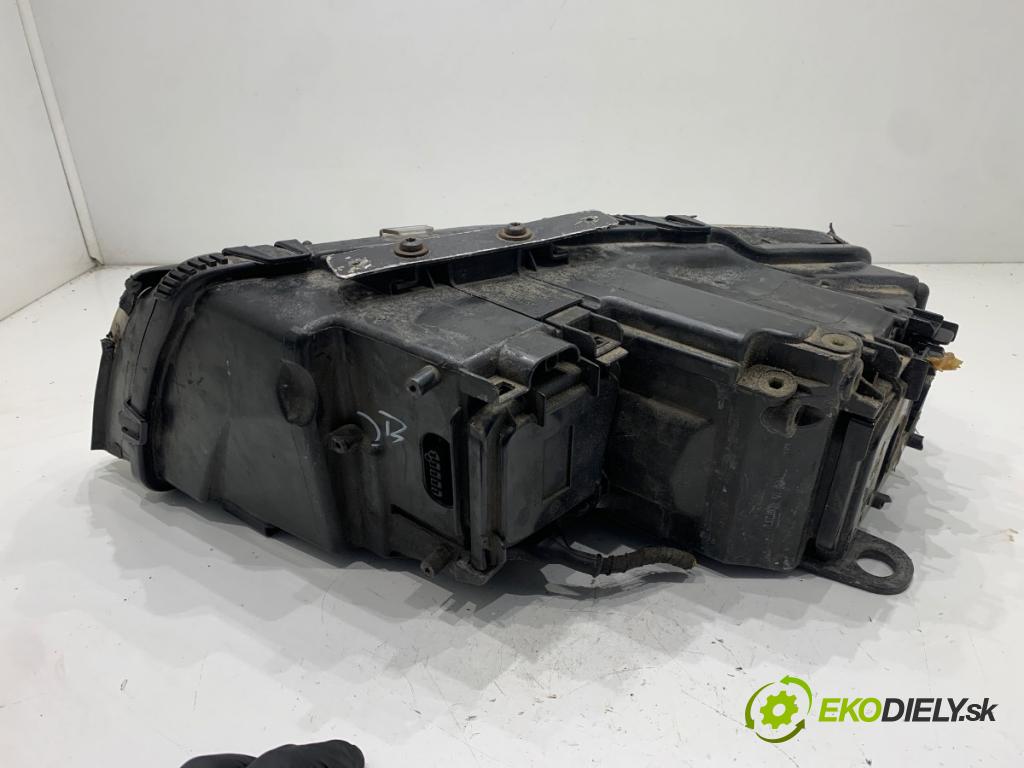 AUDI A8 D3 sedan 2002 246 kW 4.2 quattro 4172 světlomet pravý přední část XENON 158128-00RE