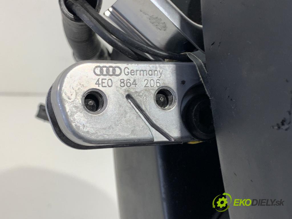 AUDI A8 D3 sedan 2002 246 kW 4.2 quattro 4172 loketní opěrka  (Loketní opěrka)
