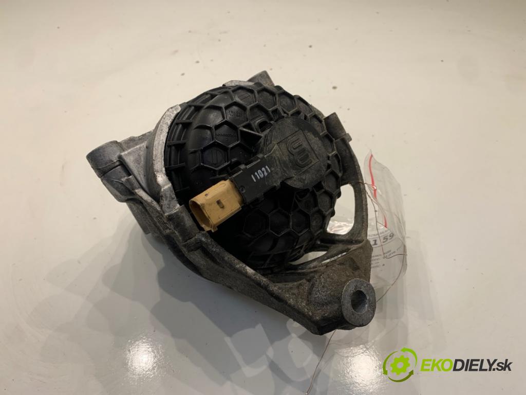 AUDI Q5 FY SUV 2021 195 kW 45 TFSI Mild Hybrid quattro 1984 AirBag Motor ľavy 782215150182