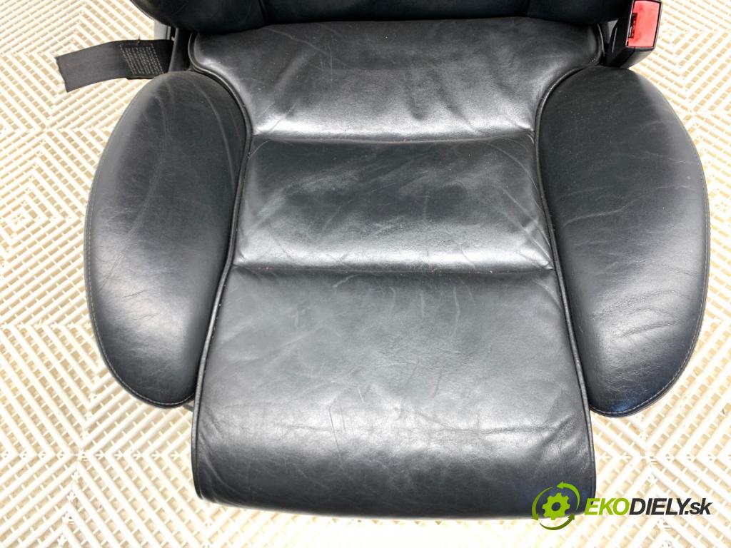 AUDI A8 D3 sedan 2005 191 kW 3.2 FSI 3123 Sedadlo pravy predný