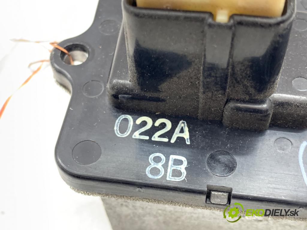 SUZUKI GRAND VITARA II samochód terenowy zamknięty 2008 95 kW 1.9 DDiS Napęd na wszystkie koła (JT419, TD44, JB419WD,... 1870 Odpor, rezistor kúrenia vzduchu  (Odpor (rezistor) kúrenia)