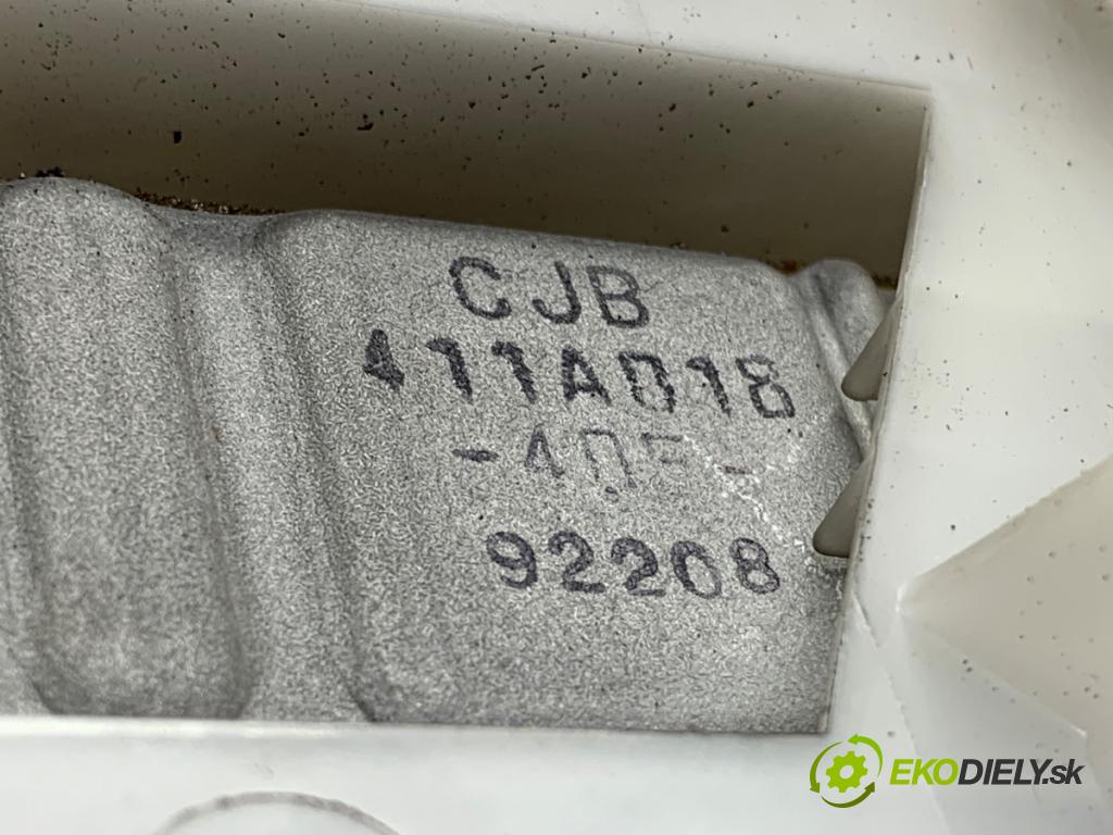 SUZUKI GRAND VITARA II samochód terenowy zamknięty 2008 95 kW 1.9 DDiS Napęd na wszystkie koła (JT419, TD44, JB419WD,... 1870 topné těleso radiátor topení KOMBAJN