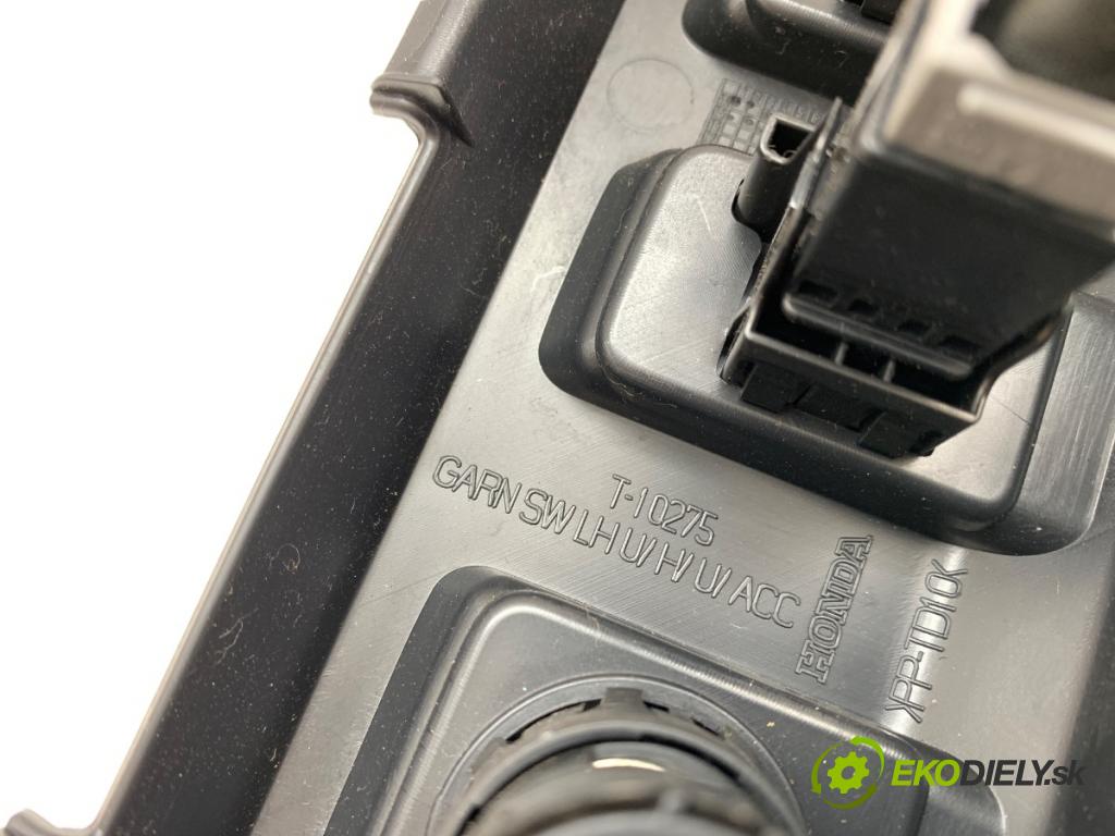 HONDA HR-V SUV 2016 96 kW 1.5 (RU1) 1498 HNÍZDO: USB