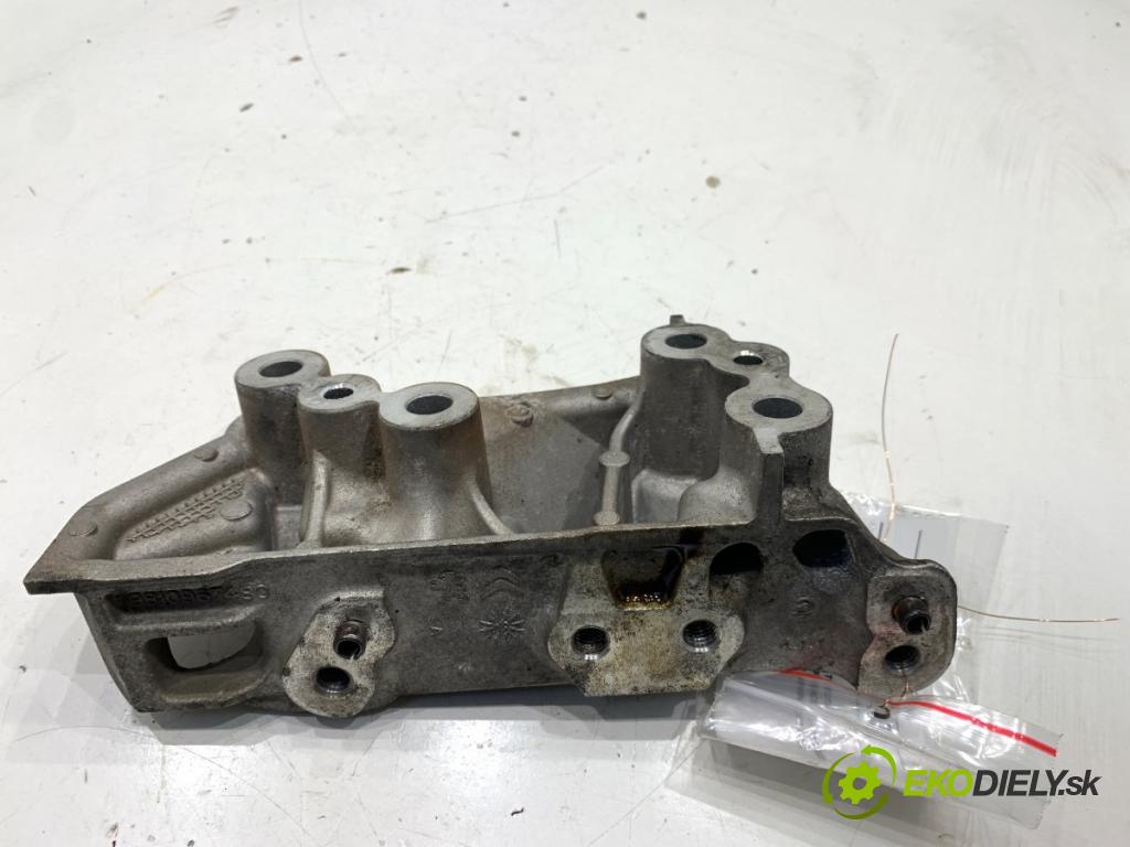 TOYOTA PROACE Nadwozie pełne/minivan 2024 75 kW 1.5 D-4D 100 (BPZMD) 1499 Držiak Motor 9810967480