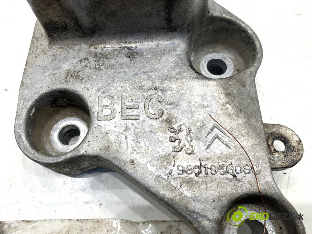 TOYOTA PROACE Nadwozie pełne/minivan 2024 75 kW 1.5 D-4D 100 (BPZMD) 1499 Držiak prevodovky 9801956080