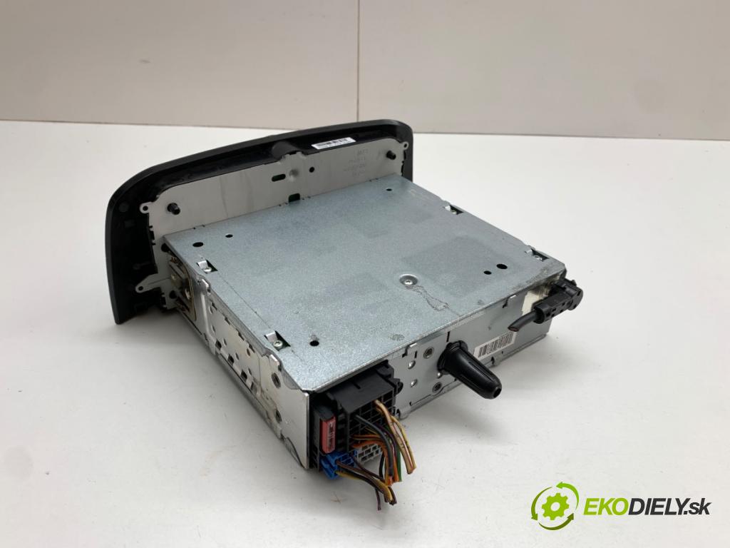 FIAT PUNTO EVO liftback 2011 51 kW 1.2 1242 RADIO 7355354400 (Audio zařízení)