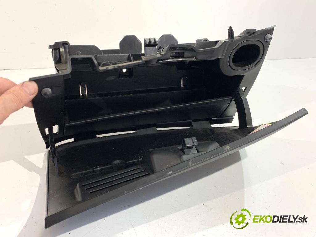 FIAT PUNTO EVO liftback 2011 51 kW 1.2 1242 přihrádka kastlík spolujezdce 735485660 (Přihrádka (kastlík))