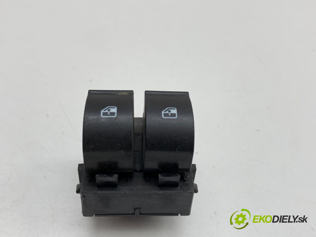 FIAT PUNTO EVO liftback 2011 51 kW 1.2 1242 přepínač oken  (Páčky pod volantem)