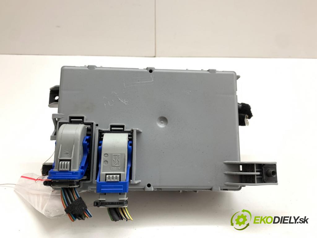 FIAT PUNTO EVO liftback 2011 51 kW 1.2 1242 modul BSI 00518690940 (Pojistková skříňka)