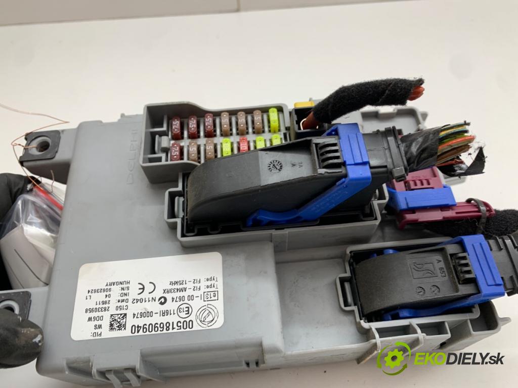 FIAT PUNTO EVO liftback 2011 51 kW 1.2 1242 modul BSI 00518690940 (Pojistková skříňka)