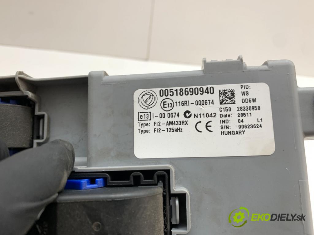FIAT PUNTO EVO liftback 2011 51 kW 1.2 1242 modul BSI 00518690940 (Pojistková skříňka)