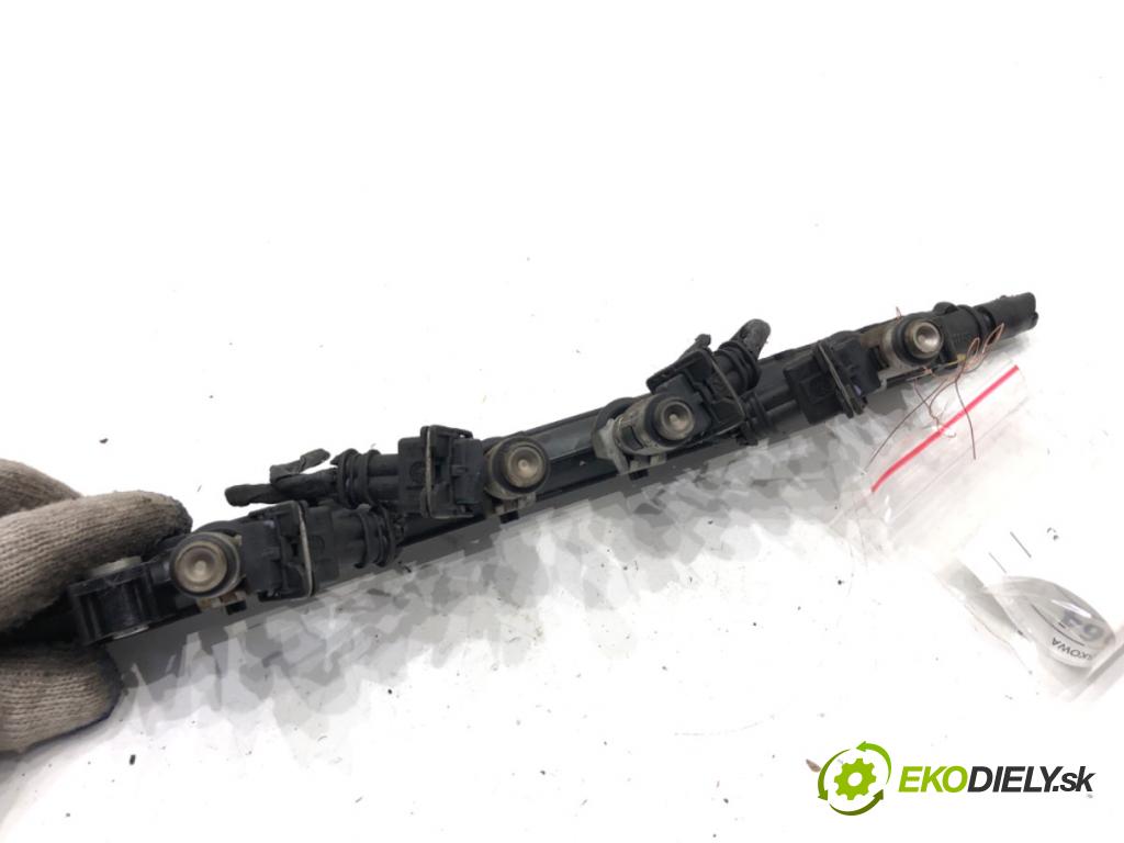 FIAT PUNTO EVO liftback 2011 51 kW 1.2 1242 lišta vstřikovací CB261B (Vstřikovací lišta)