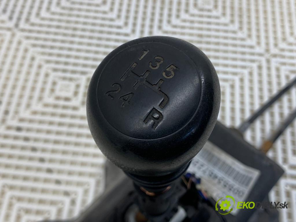 FIAT PUNTO EVO liftback 2011 51 kW 1.2 1242 kulisa 00553467220 (Řadicí páka (kulisa) )
