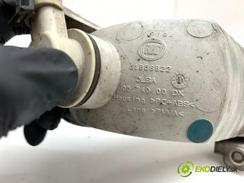 FIAT PUNTO EVO liftback 2011 51 kW 1.2 1242 směrovka pravý přední část 51858822 (Klika dveří ostatní)