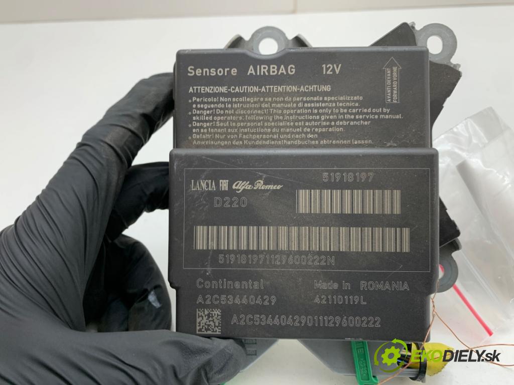 FIAT PUNTO EVO liftback 2011 51 kW 1.2 1242 senzor airbag 51918197 (Snímač)