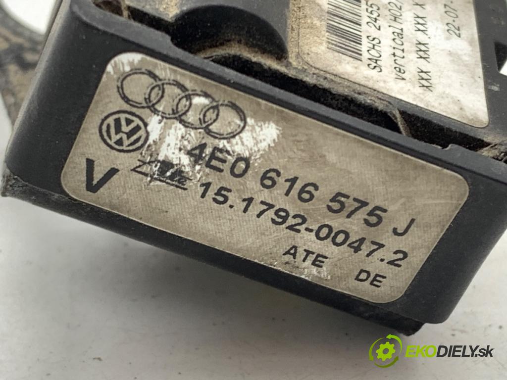 AUDI A8 D3 sedan 2002 246 kW 4.2 quattro 4172 snímač zrychlení levý 4E0616575J
