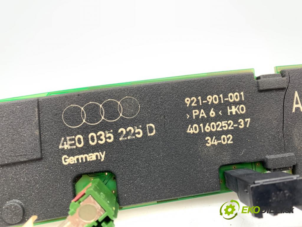 AUDI A8 D3 sedan 2002 246 kW 4.2 quattro 4172 zesilovač Antenní: 4E0035225D (Zesilovač)