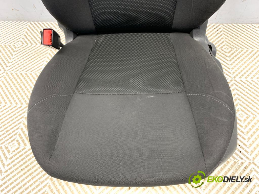 FORD FOCUS III Kombi 2016 88 kW 1.5 TDCi 1499 Sedadlo ľavy predný