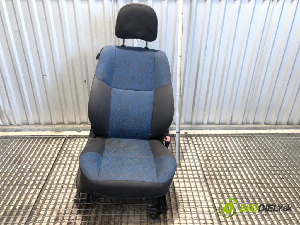MITSUBISHI PAJERO PININ I samochód terenowy zamknięty 2001 95 kW 2.0 GDI (H67W, H77W) 1999 Sedadlo pravy predný 