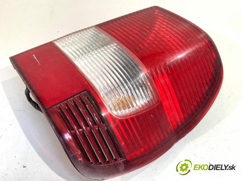 MITSUBISHI PAJERO PININ I samochód terenowy zamknięty 2001 95 kW 2.0 GDI (H67W, H77W) 1999 světlo pravý zadní část 28710202
