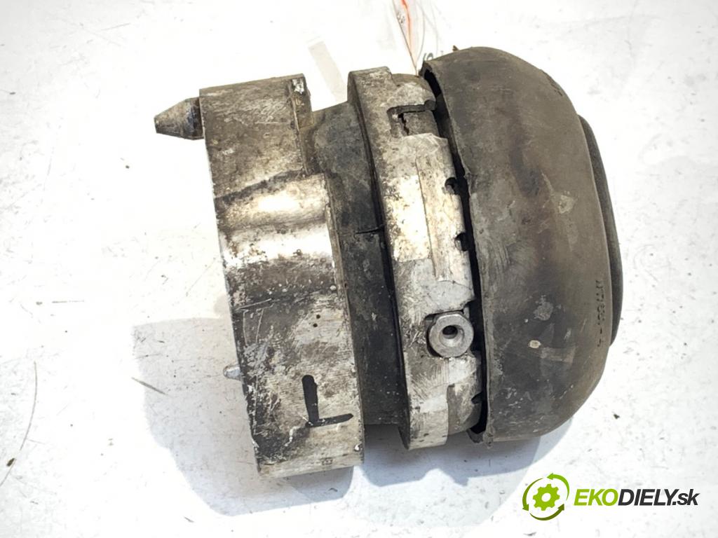 AUDI A8 D3 sedan 2002 246 kW 4.2 quattro 4172 AirBag motora levý 4E0199381CQ