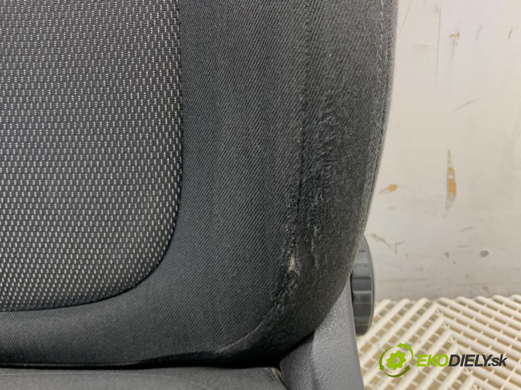 SKODA YETI SUV 2012 90 kW 1.4 TSI 1390 sedadlo levý přední část