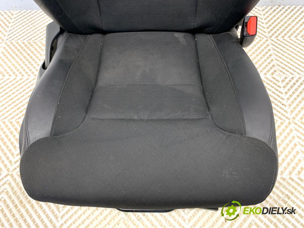 VOLVO S60 III sedan 2020 140 kW T4 1969 Sedadlo pravy predný