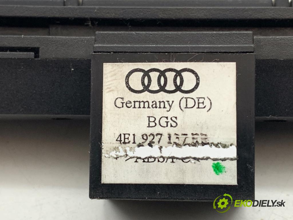 AUDI A8 D3 sedan 2005 191 kW 3.2 FSI 3123 Spínač svetiel výstražných (núdzových)  (Prepínacie páčky pod volantom)