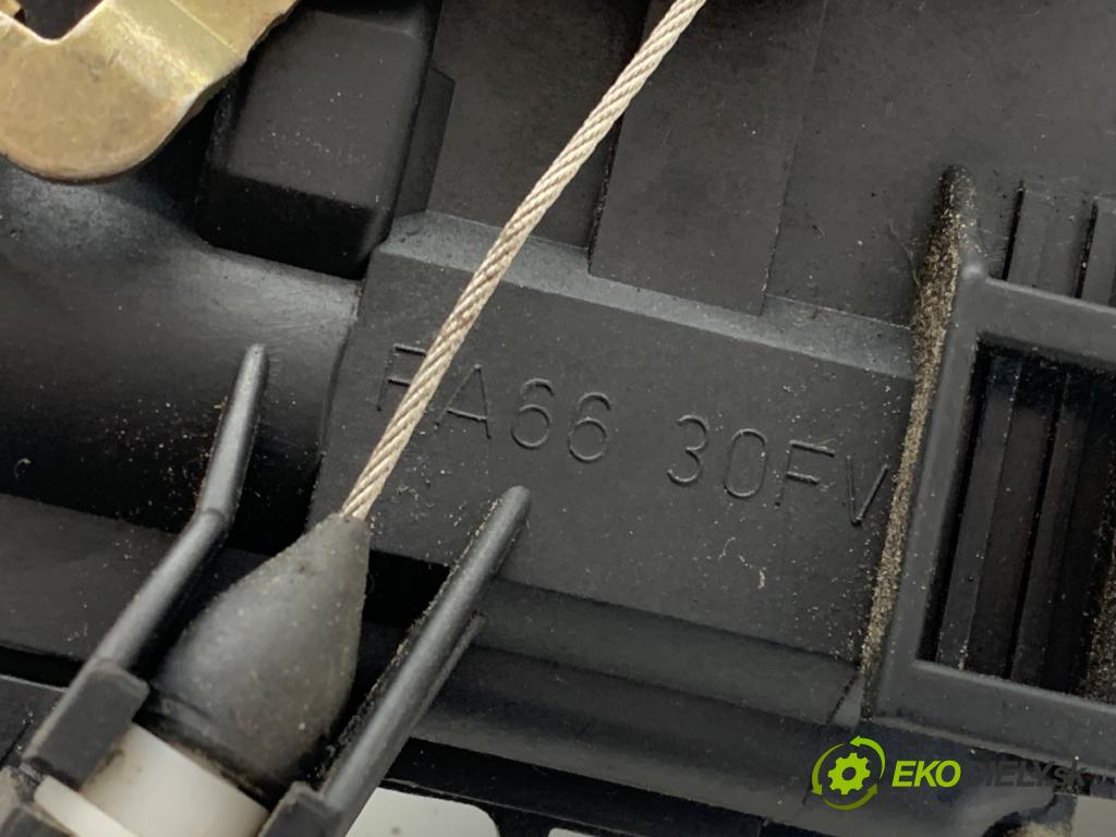 AUDI A8 D3 sedan 2005 191 kW 3.2 FSI 3123 zámok Dvere pravy predný 4E1837016
