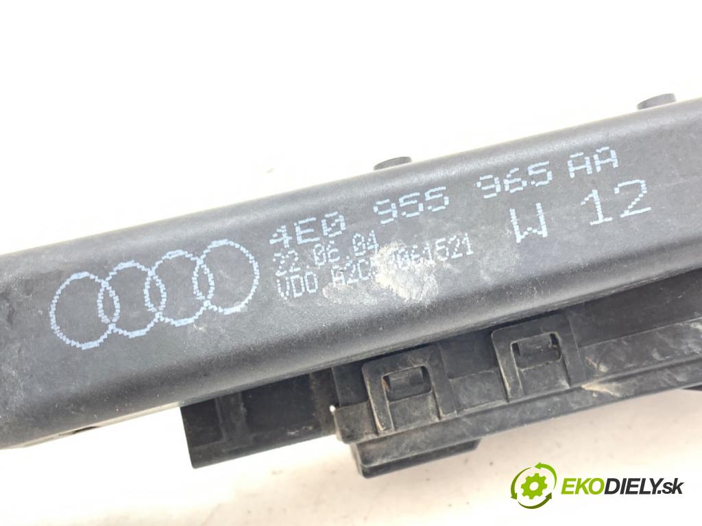 AUDI A8 D3 sedan 2005 191 kW 3.2 FSI 3123 ostřikovače světla pravý přední část 4E0955965AA