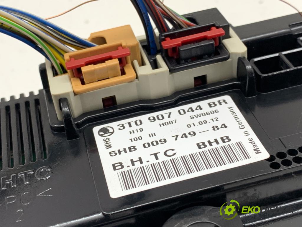 SKODA YETI SUV 2012 90 kW 1.4 TSI 1390 Panel ovládaní topení 5HB009749 (Páčky pod volantem)