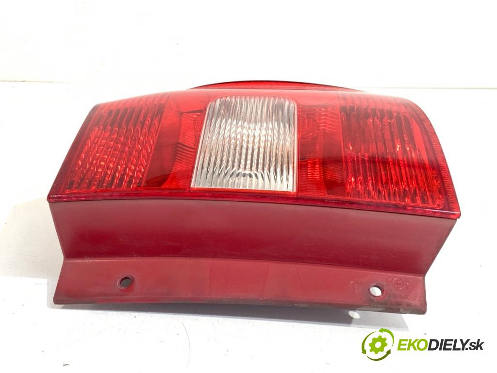 SKODA YETI SUV 2012 90 kW 1.4 TSI 1390 Svetlo pravy zad 5L0945096