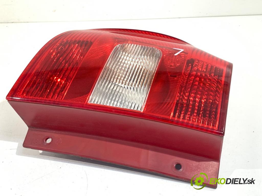 SKODA YETI SUV 2012 90 kW 1.4 TSI 1390 Svetlo ľavy zad 5L0945095