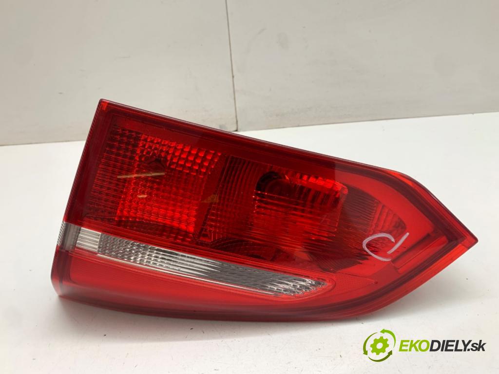 FORD FOCUS III Kombi 2016 88 kW 1.5 TDCi 1499 světlo pravý zadní část vnitřní F1EB-13A602-BA