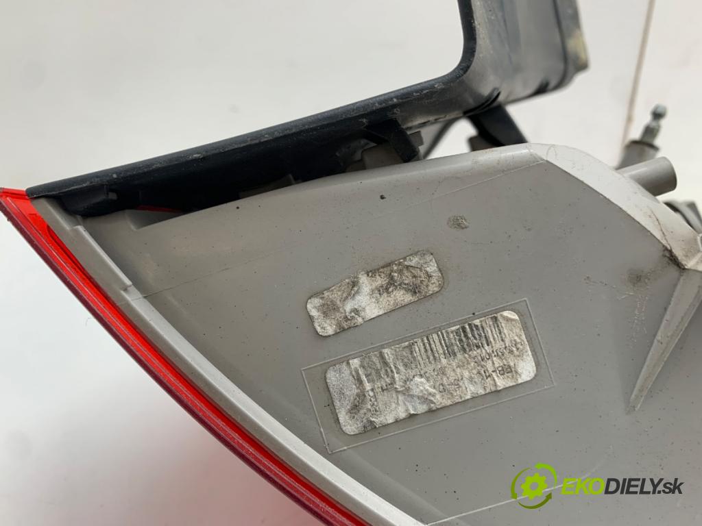FORD FOCUS III Kombi 2016 88 kW 1.5 TDCi 1499 světlo levý zadní část