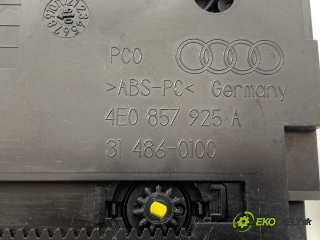 AUDI A8 D3 sedan 2005 191 kW 3.2 FSI 3123 přihrádka kastlík ŠUPLÍK: 4E0857925