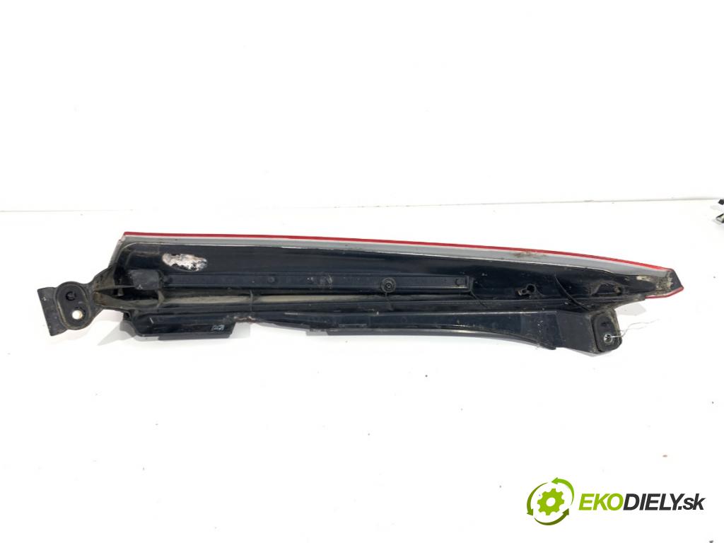 VOLVO XC90 I SUV 2005 200 kW T6 AWD 2922 Svetlo pravy zad horná 30678221