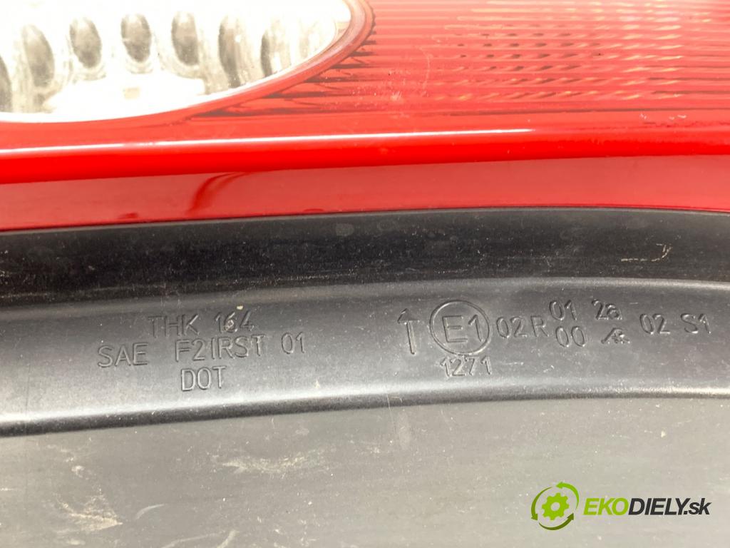 VOLVO XC90 I SUV 2005 200 kW T6 AWD 2922 Svetlo ľavy zad 9483773