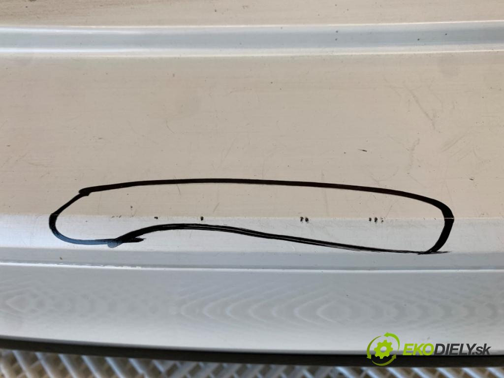 VOLVO V60 II Kombi 2019 140 kW D4 1969 Nárazník zad 614-46