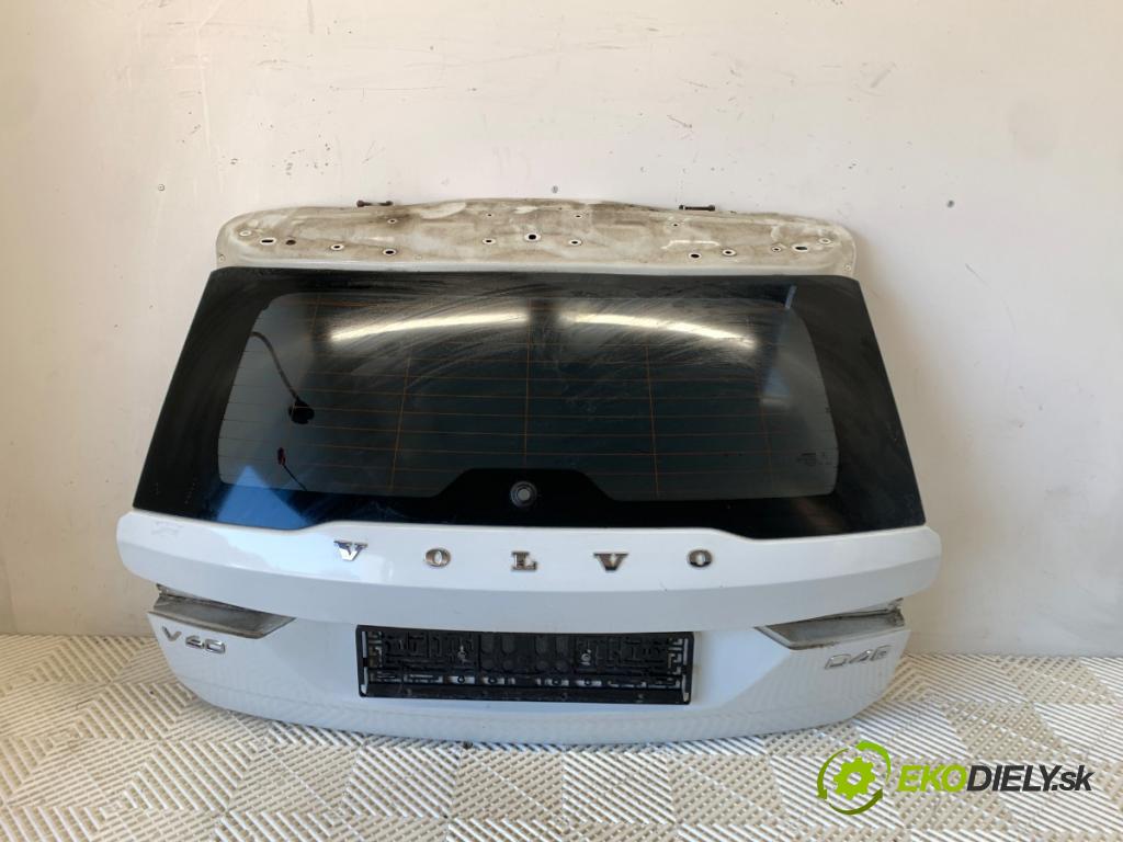 VOLVO V60 II Kombi 2019 140 kW D4 1969 kapota zad 614-46 