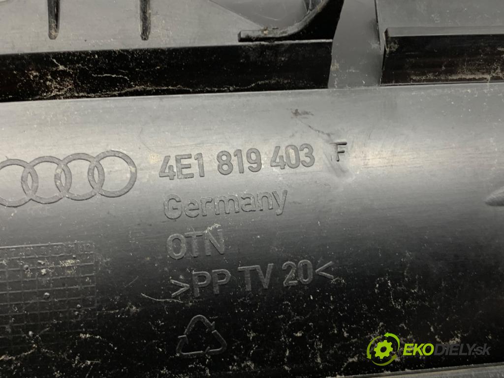 AUDI A8 D3 sedan 2005 191 kW 3.2 FSI 3123 torpédo plast pod čelní okno 4E1819403F (Plast pod čelním sklem)