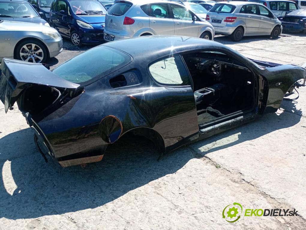MASERATI 3200 GT coupe 2000 271 kW 3.2 Biturbo V8 32V 3217 karoséria ČTVRŤÁK: Blatník prah strecha PODŁUŻNICA