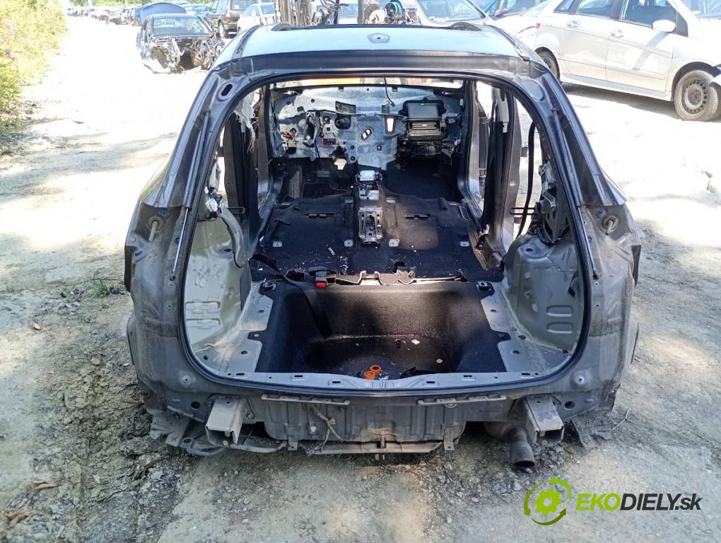 HONDA HR-V SUV 2016 96 kW 1.5 (RU1) 1498 karoséria ČTVRŤÁK: Blatník prah strecha PODŁUŻNICA